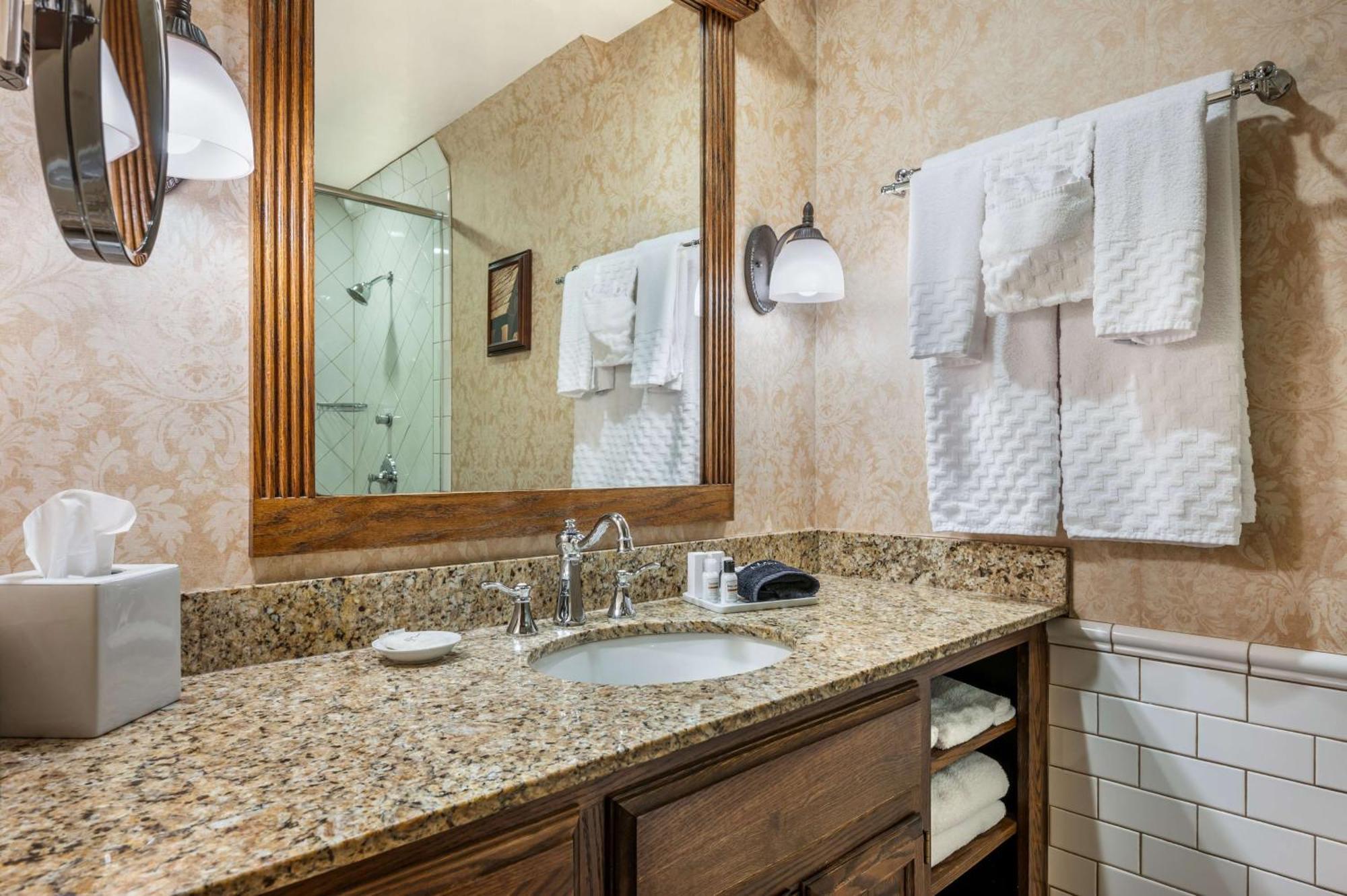 Best Western Premier Mariemont Inn Cincinnati Exterior foto